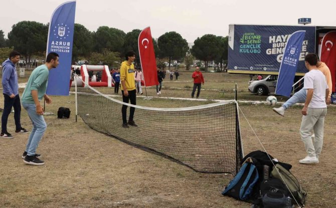 Bursa’da Üniversitelilere ‘Hoş Geldin’ Şöleni