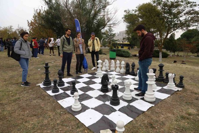 Bursa’da Üniversitelilere ‘Hoş Geldin’ Şöleni