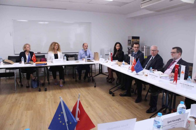 İ̇zmir’den Dünyaya Açılacaklar