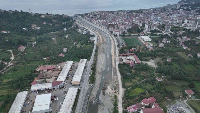 Kabisre Deresi’nde Taşkın Kontrolü Çalışmaları Devam Ediyor