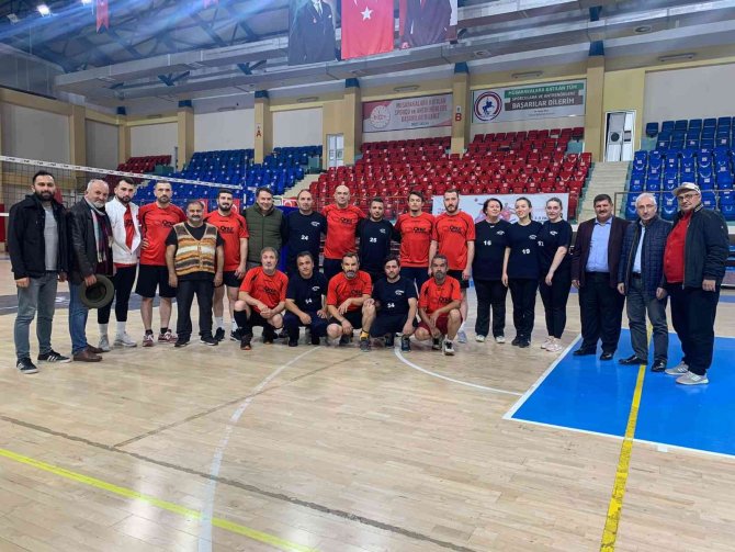 Sporcular Sahaya “Geçmiş Olsun Bartın” Pankartı İle Çıktı