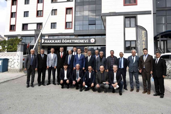 Vali Akbıyık, Muhtarlarla Yemekte Bir Araya Geldi