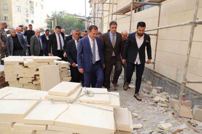 Vali Akbıyık, Yeni Halk Pazarını Denetledi