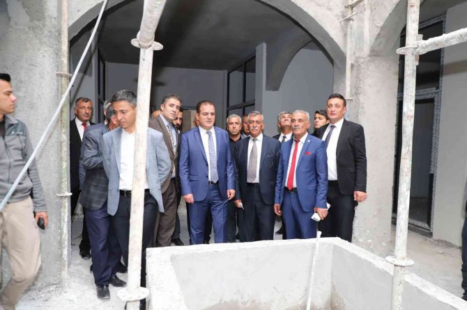 Vali Akbıyık, Yeni Halk Pazarını Denetledi