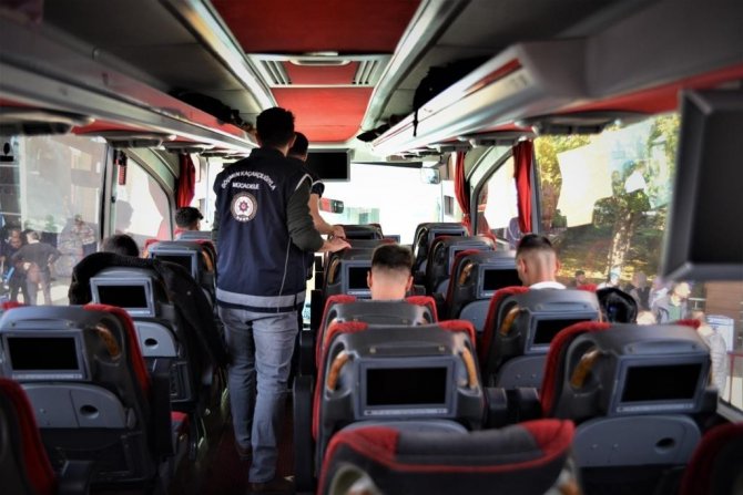 İ̇çişleri Bakanlığı: “12’si Yabancı Uyruklu Olmak Üzere 41 Organizatör Gözaltına Alınırken, Bin 164 Düzensiz Göçmen De Yakalandı”
