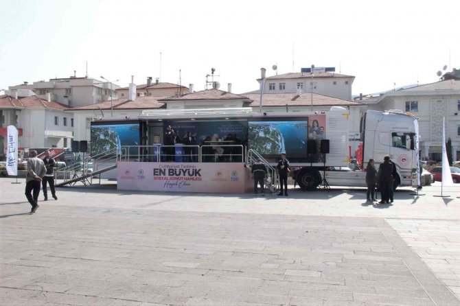 "İ̇lk Evim İ̇lk İ̇ş Yerim" Tanıtım Tırı Yozgat’ta Vatandaşlarla Buluştu