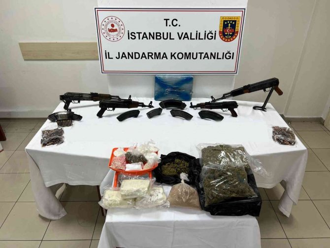 Jandarmadan Kalaşnikoflu Uyuşturucu Çetesine Operasyon
