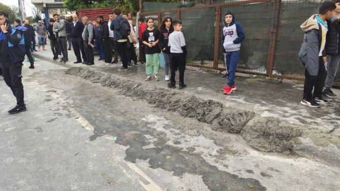 Sultangazi’de Zabıtaya Kürekli Saldırı