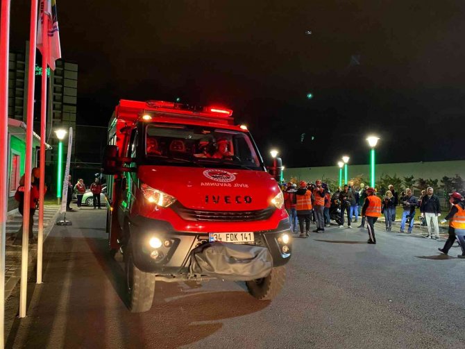 Kartal’da Afet Tatbikatı Gerçeğini Aratmadı
