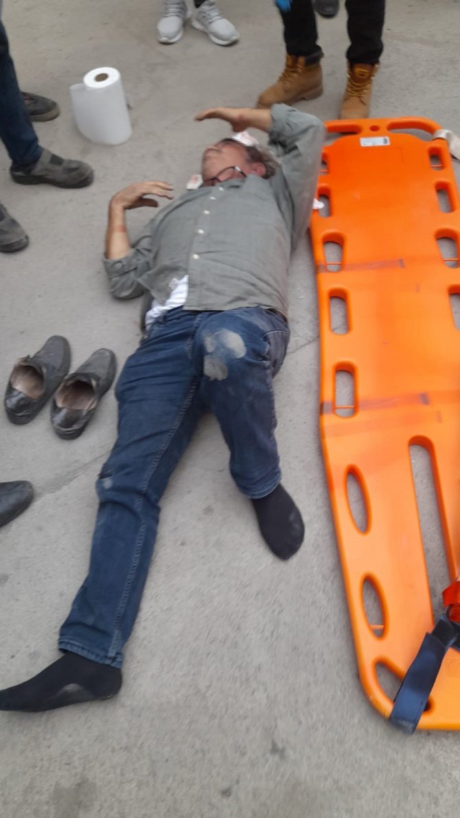 Tırın Altında Kalan Vatandaş Yaralandı