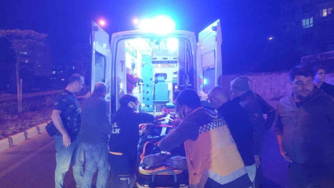 Kamyonete Çarpan Motosikletin Sürücüsü Ağır Şekilde Yaralandı