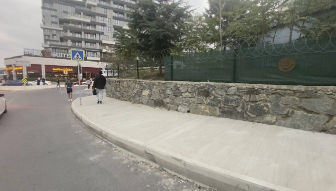 İ̇stanbul’da Kız Kardeşler Sokak Ortasında Dehşeti Yaşadı: Önce Darp Sonra Gasp Edildiler
