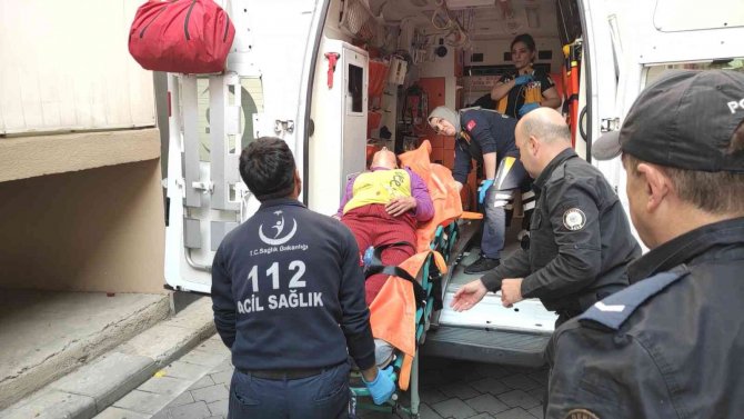 Kocasıyla Tartışan Kadın Kendini Bıçakladı