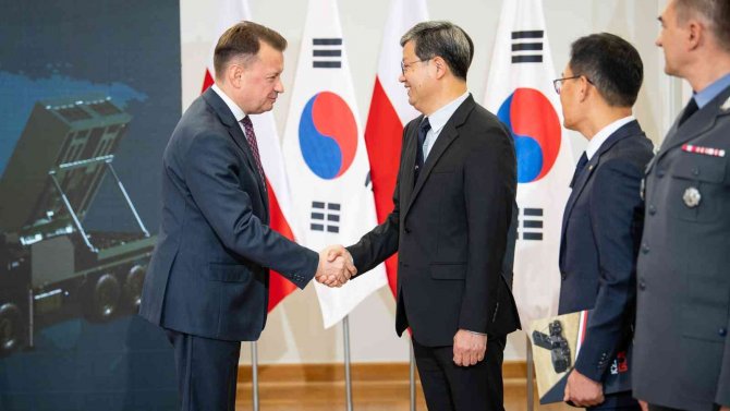 Polonya, Güney Kore’den 288 Adet Çok Namlulu Roketatar Satın Alacak