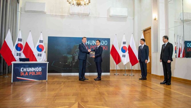 Polonya, Güney Kore’den 288 Adet Çok Namlulu Roketatar Satın Alacak