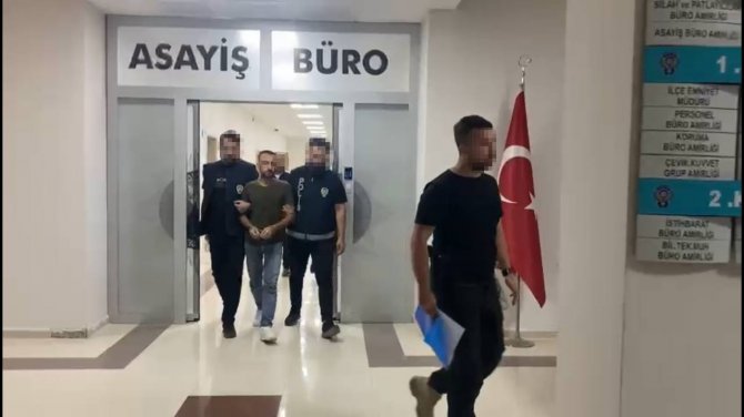 Adım Adım İzlenen Uyuşturucu Tacirleri Kıskıvrak Yakalandı