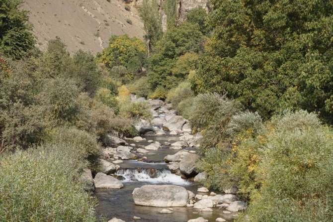 Beytüşşebap’ta Kartpostallık Sonbahar Manzaraları