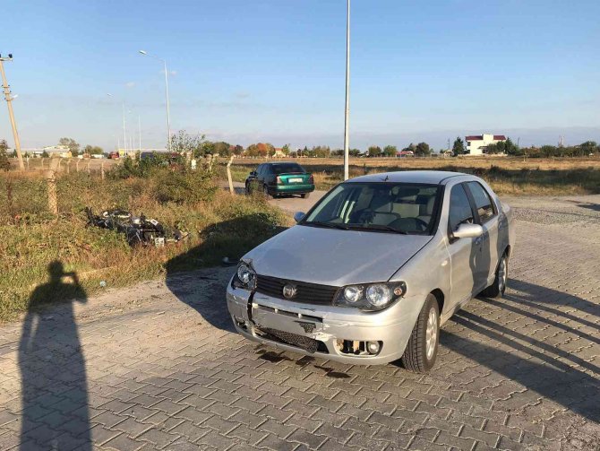 Motosiklet İle Otomobil Çarpıştı: 1 Yaralı