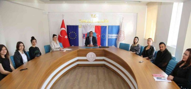 Tunceli’den Yurt Dışına Giden Öğrenciler İş Teklifleri Alıyor