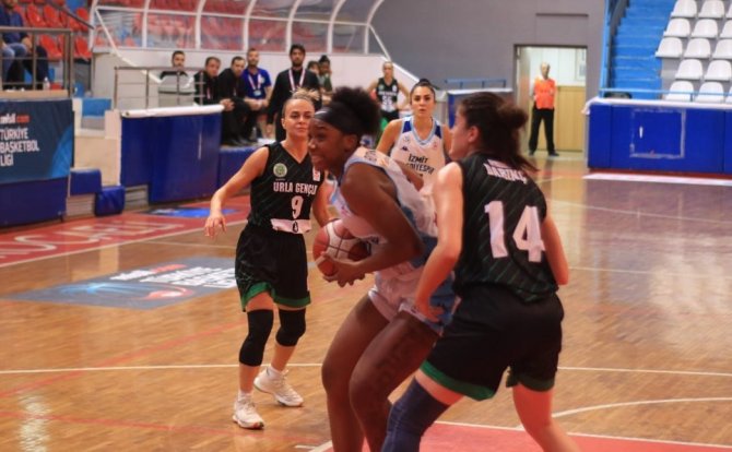 Tkbl: İ̇zmit Belediyespor: 81 - Urla Belediyesi: 71
