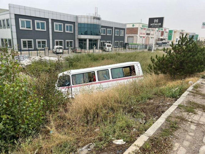 Afyonkarahisar’da İşçi Servisi Kaza Yaptı: 10 Yaralı
