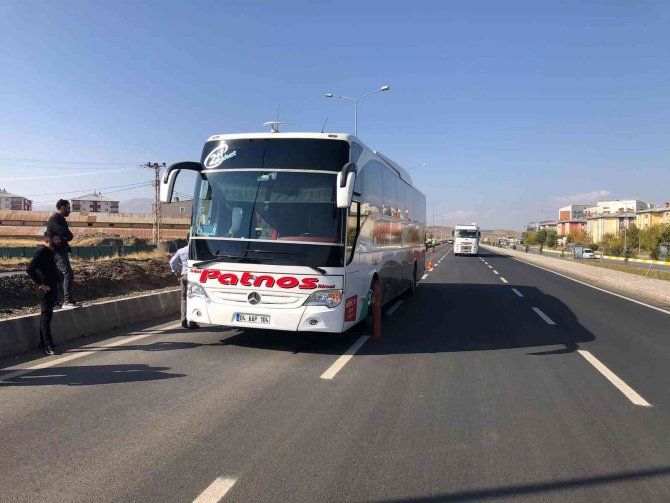 Ağrı Çevre Yolunda Kaza; 20 Yaşındaki Genç Yoğun Bakımda