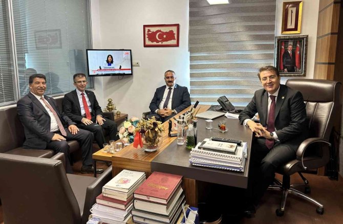 İ̇lçe Belediye Başkanlarıyla İstişare Etti
