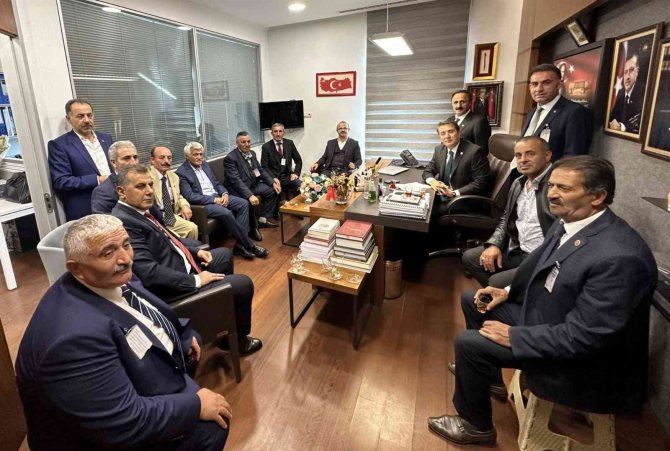 İ̇lçe Belediye Başkanlarıyla İstişare Etti