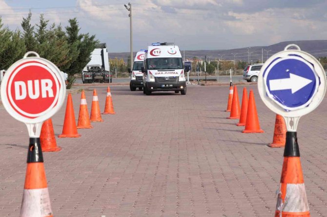 Aksaray’da 112 Ekibine Ambulans Sürüş Eğitimi Verildi