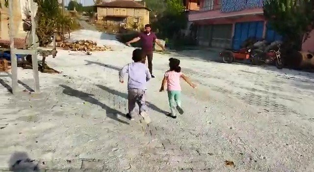 Öz Anneleri Tarafından Kaçırılan Çocuklar Babalarına Kavuştu