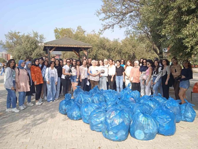Adü’de Çevre Hassasiyeti İçin Farkındalık Etkinliği Düzenledi