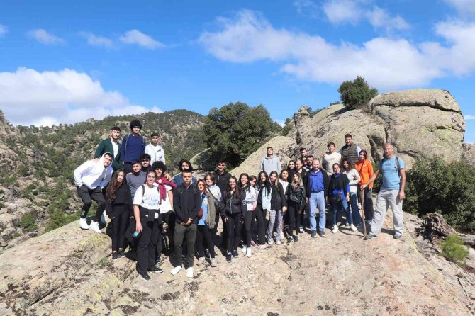 Öğrencilerden Tarihi Kırk Merdiven Yürüyüşü