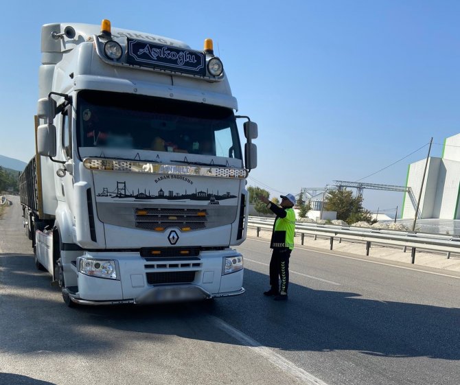 Burdur’da Trafik Denetiminde Sürücülere Ceza Yağdı