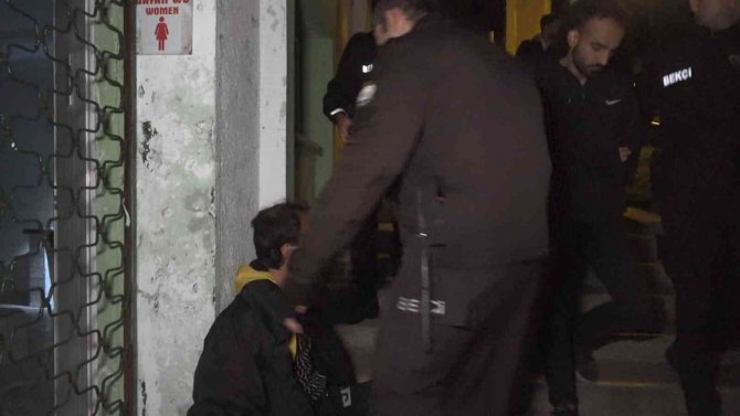 Tarihi Yeşil Camisi’nde Suçüstü Yakalandılar