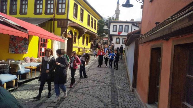 5 Ülkeden Gelen Öğretmen Ve Öğrenciler Eskişehir’i Gezdi