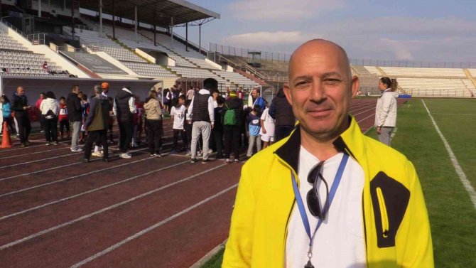 Cumhuriyet Bayramı Etkinlikleri Çerçevesinde Atletizm Yarışı Düzenlendi