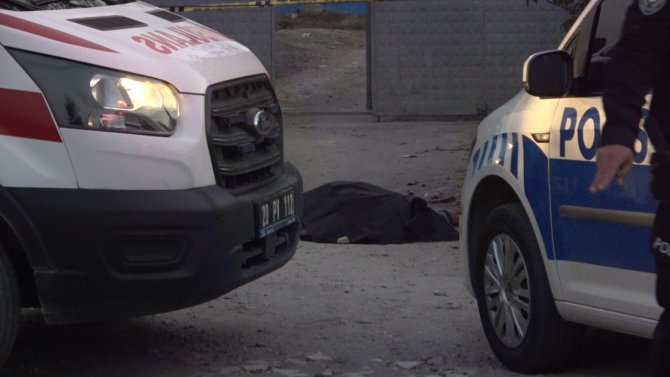 Kadın Sürücüye Yardıma Giden Oto Tamircisinin Sır Ölümü