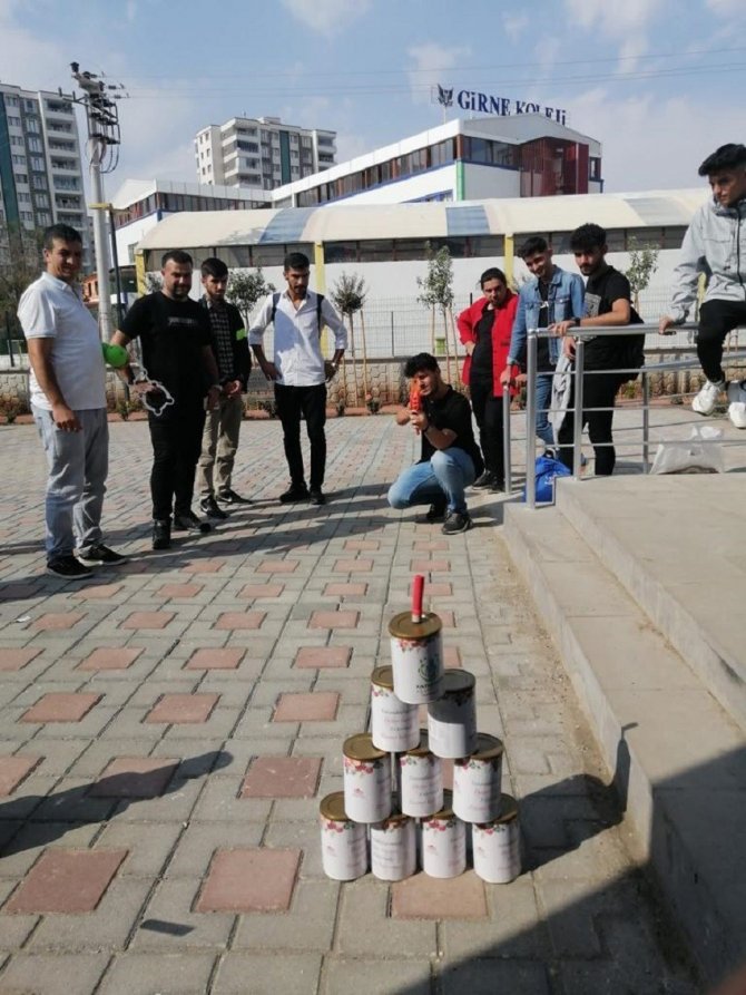 Kayapınar Akademileri Ve Bilgi Evlerinde Bahçe Şenlikleri Başladı