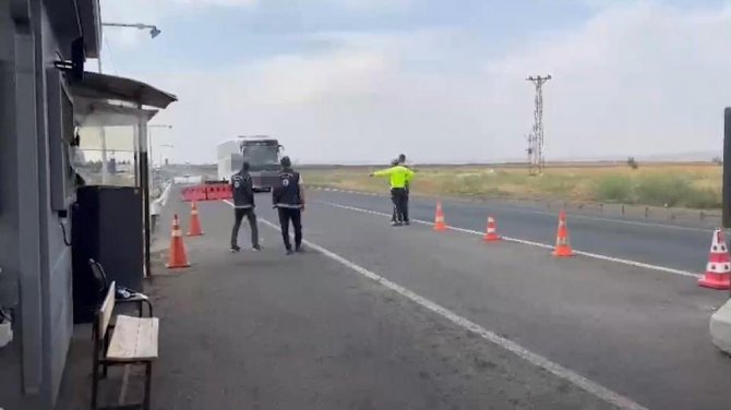 Diyarbakır’da 170 Düzensiz Göçmen Geri Gönderme Merkezine Teslim Edildi