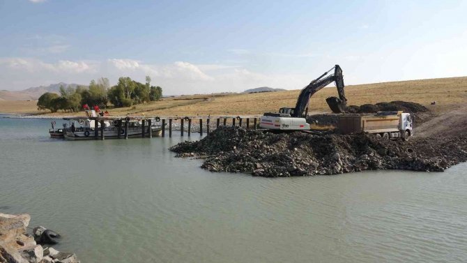 Bakanlık Van Gölü’ndeki Balıkçı Barınakları İçin Harekete Geçti