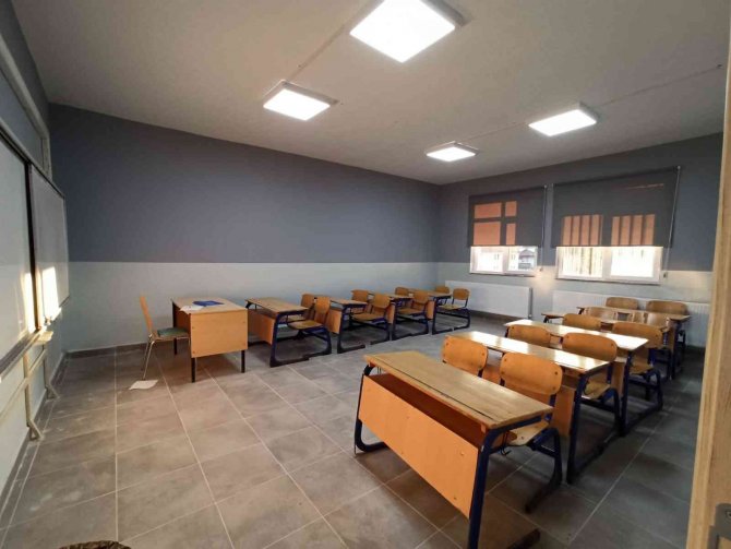 Öğrenciler Okula Geri Dönecek