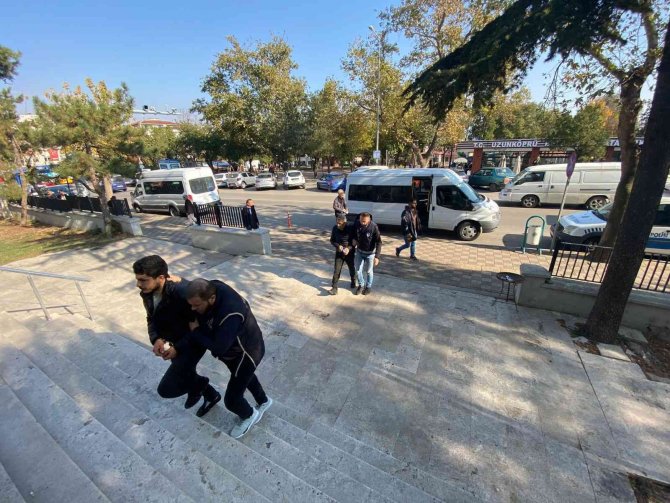 Edirne’de Fetö Operasyonu: 2 Gözaltı