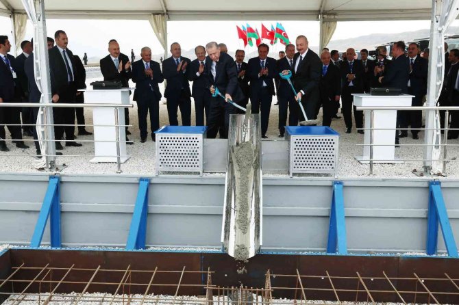 Cumhurbaşkanı Erdoğan, Kumlak Tren İ̇stasyonu Temel Atma Törenine Katıldı