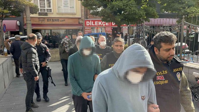 Fuhuş Operasyonunda Yakalanan 12 Kişi Adliyeye Sevk Edildi