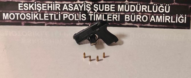 Şüpheli Şahıslar Silahlarla Yakalandı