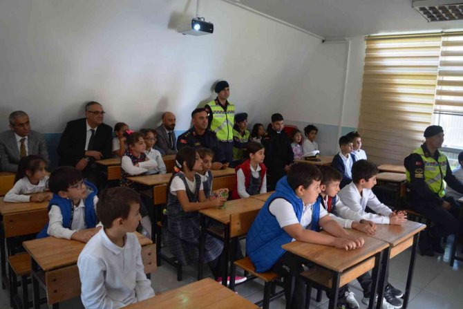 Aliağa’daki Şehit Fethi Sekin Çocuk Trafik Eğitim Parkı Tekrar Faaliyete Geçti