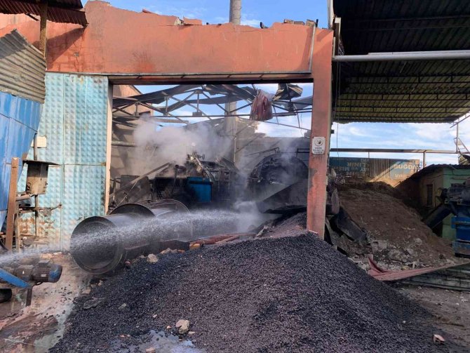 Hatay’da Yağ Fabrikasının Buhar Kazanı Patladı: 2 İşçi Yaralı