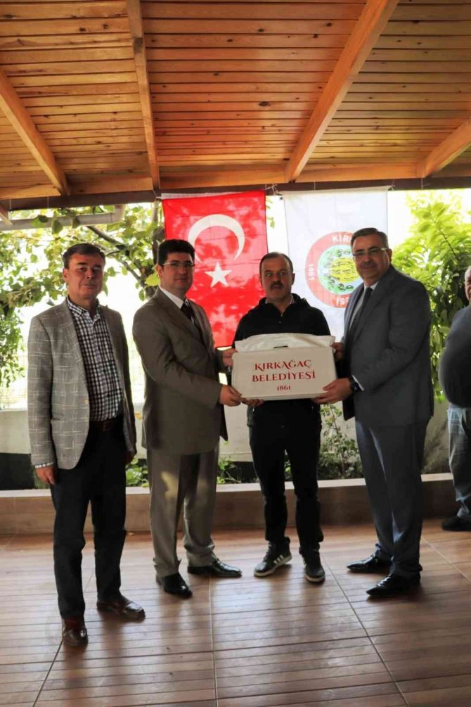 Kırkağaç’ta Muhtarlar Yemekte Buluştu