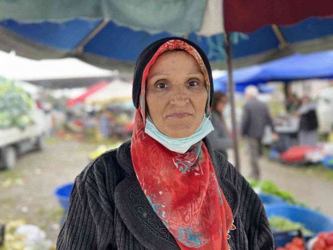 Düzce Kestanesi Tezgaha İndi, Kilosu 50 İle 70 Liradan Satılıyor
