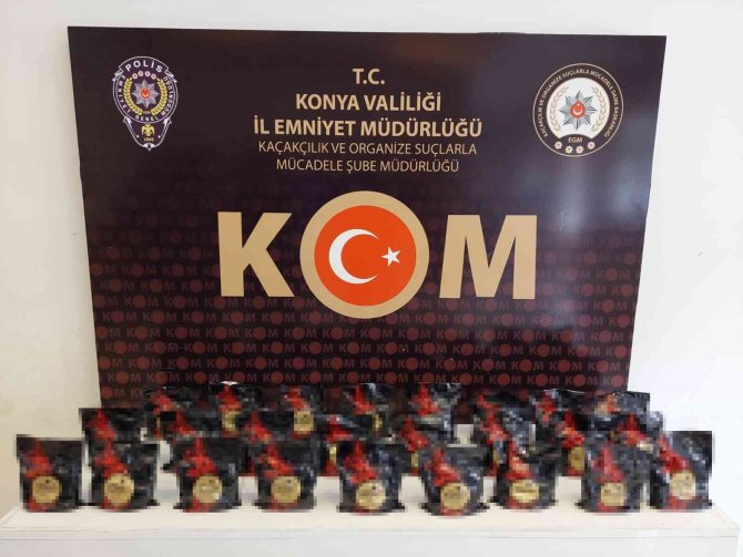 Kargo Kutusundan Kaçak Nargile Tütünü, Plastik Varillerden Kaçak Akaryakıt Çıktı